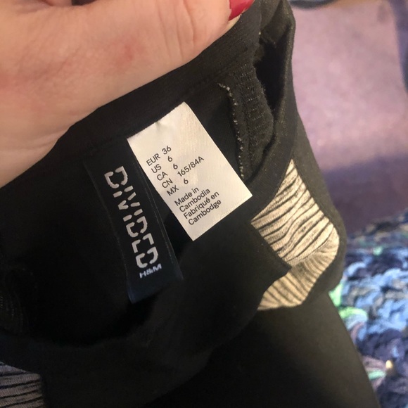 Slimming black and gray dress - Picture 5 of 5